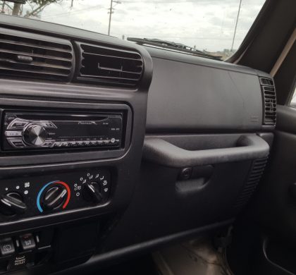 Jeep Wrangler Stereo Installation